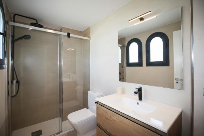 Image No.15-3 Bed Townhouse for sale