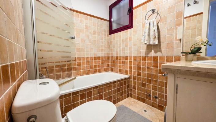 Image No.13-2 Bed Apartment for sale