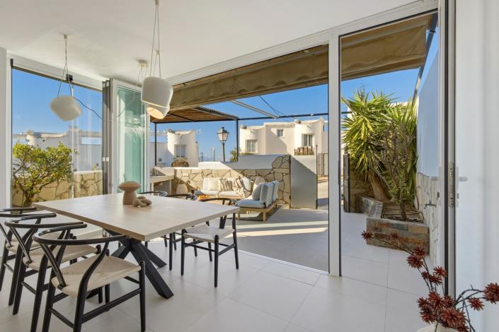 Image No.6-3 Bed Townhouse for sale