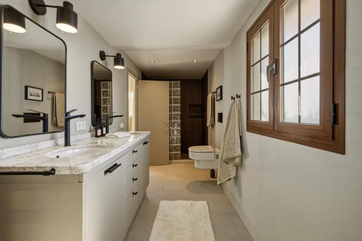 Image No.13-3 Bed Townhouse for sale