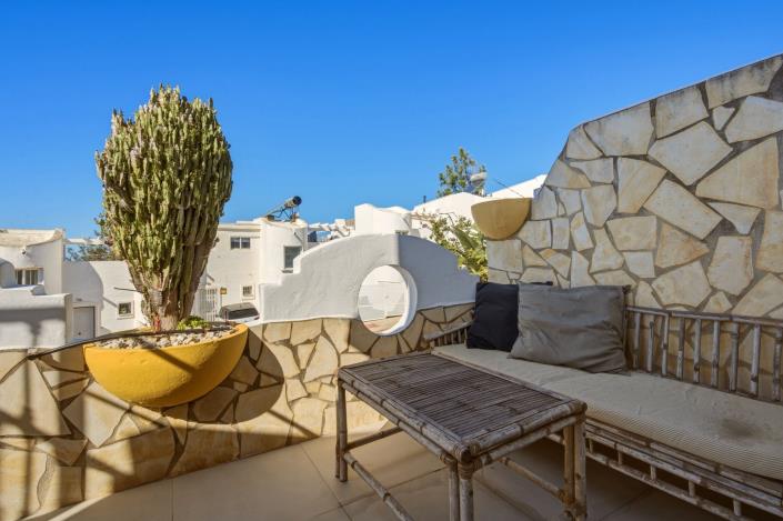 Image No.19-3 Bed Townhouse for sale