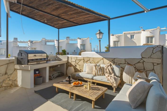 Image No.22-3 Bed Townhouse for sale