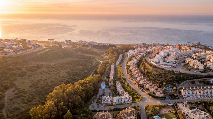 Image No.17-3 Bed Townhouse for sale