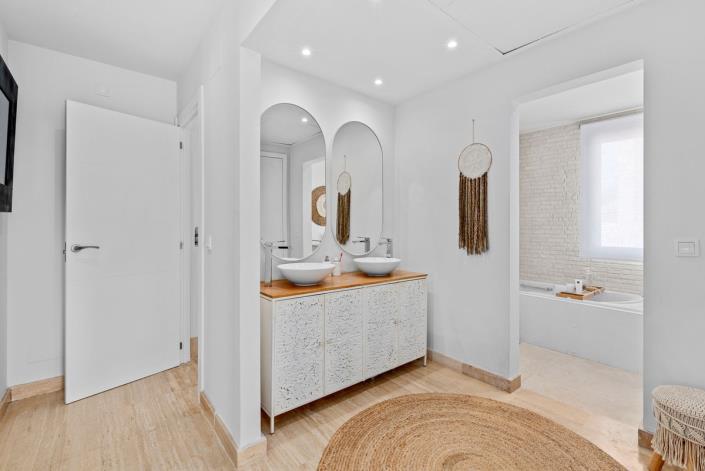 Image No.24-3 Bed Duplex for sale
