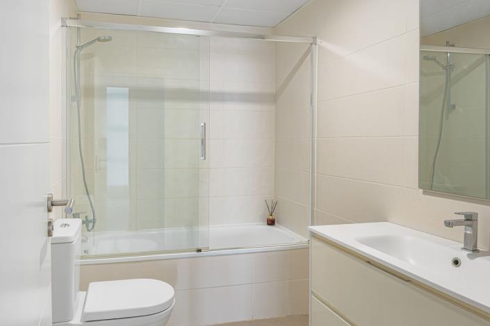 Image No.10-3 Bed Apartment for sale
