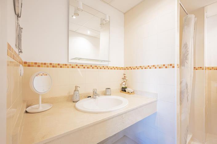 Image No.9-2 Bed Apartment for sale