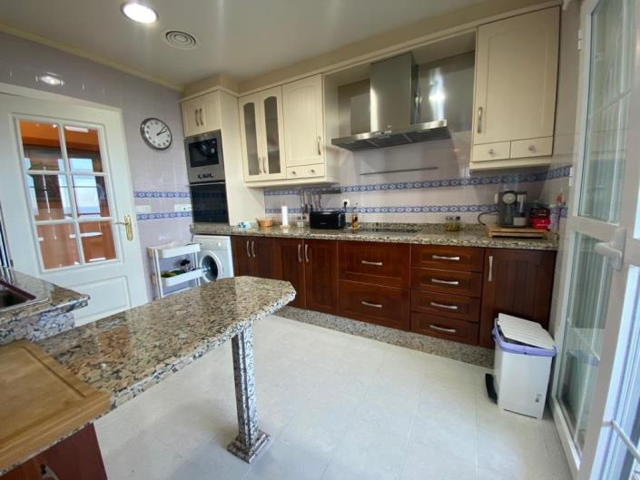 Image No.8-3 Bed Apartment for sale