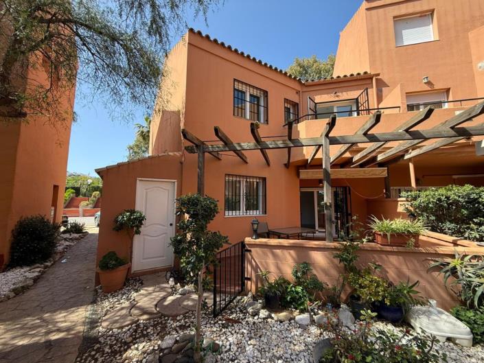 Image No.3-4 Bed Villa / Detached for sale