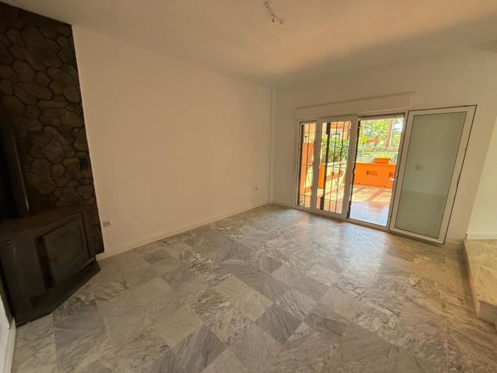 Image No.8-4 Bed Villa / Detached for sale