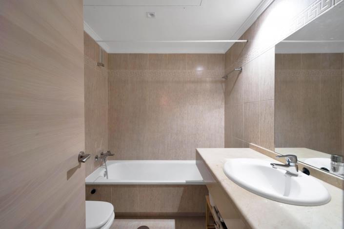 Image No.19-2 Bed Apartment for sale