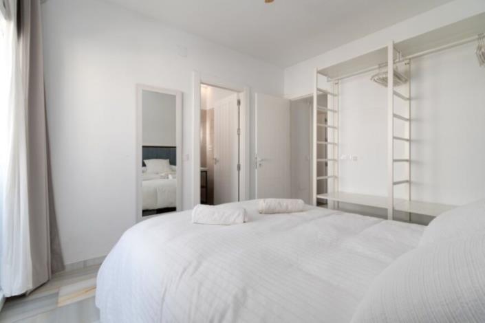 Image No.8-2 Bed Townhouse for sale