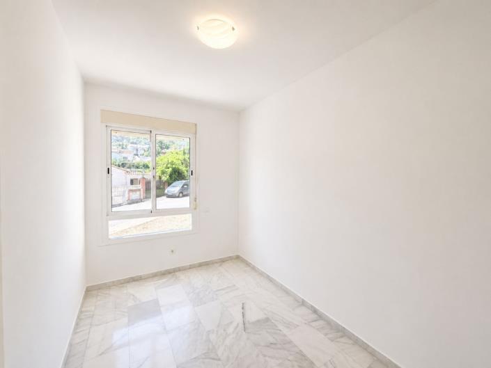 Image No.13-3 Bed Apartment for sale