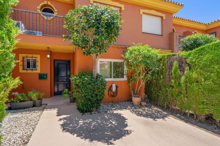 Image No.21-3 Bed Townhouse for sale