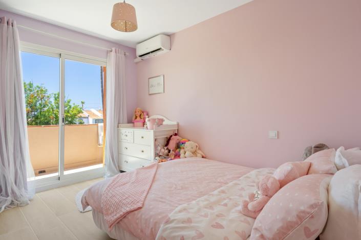Image No.15-3 Bed Townhouse for sale