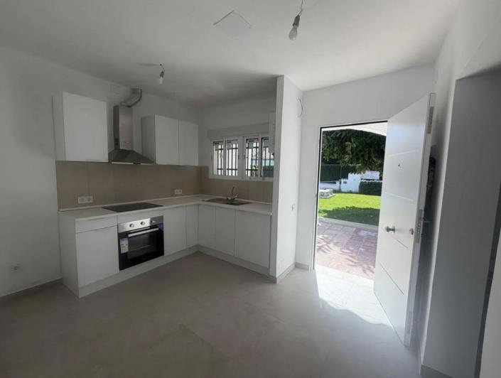 Image No.5-2 Bed Townhouse for sale