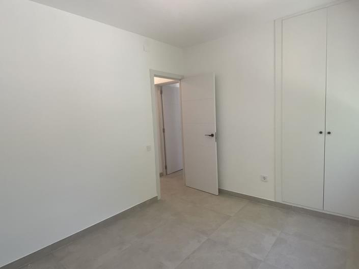 Image No.11-2 Bed Townhouse for sale