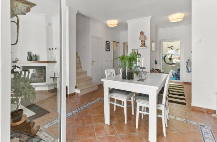 Image No.6-3 Bed Townhouse for sale