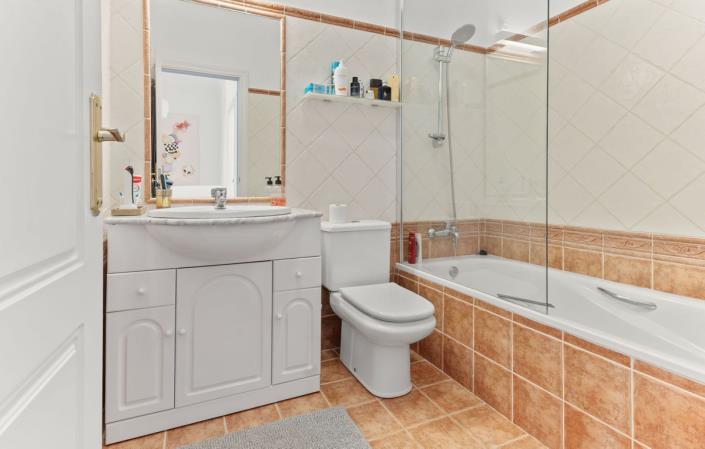 Image No.13-3 Bed Townhouse for sale