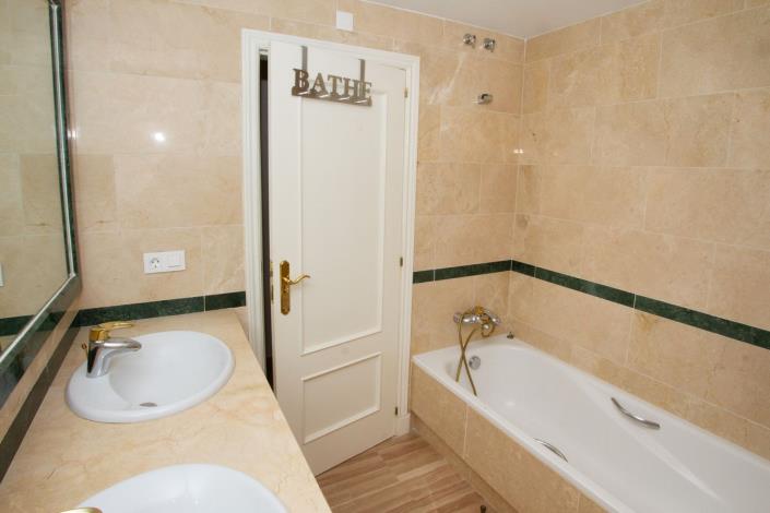 Image No.9-3 Bed Apartment for sale