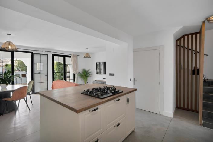 Image No.3-3 Bed Townhouse for sale