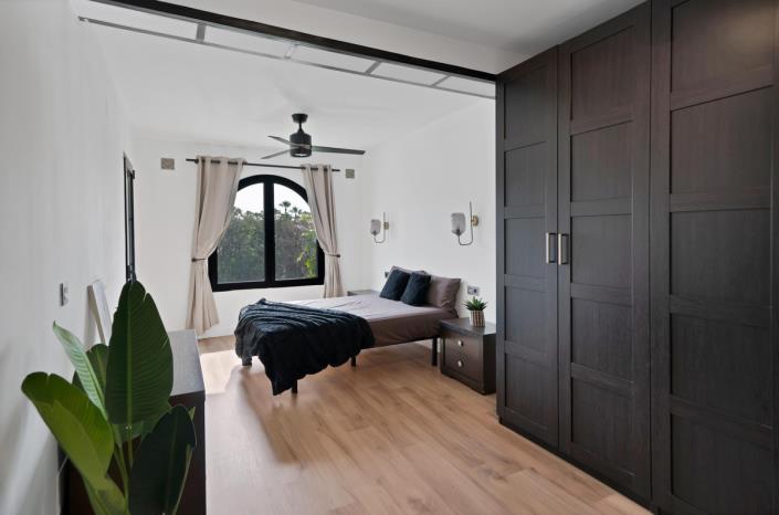 Image No.9-3 Bed Townhouse for sale