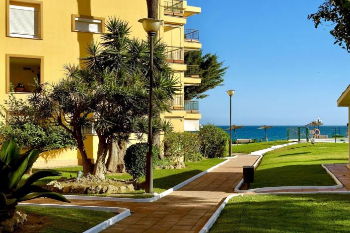 Image No.12-3 Bed Apartment for sale