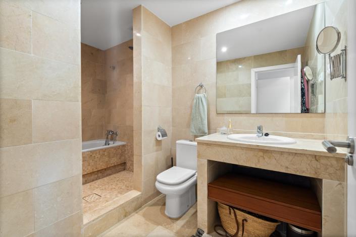 Image No.9-2 Bed Apartment for sale