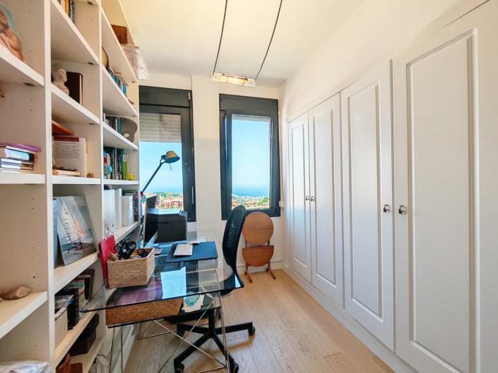 Image No.14-4 Bed Apartment for sale