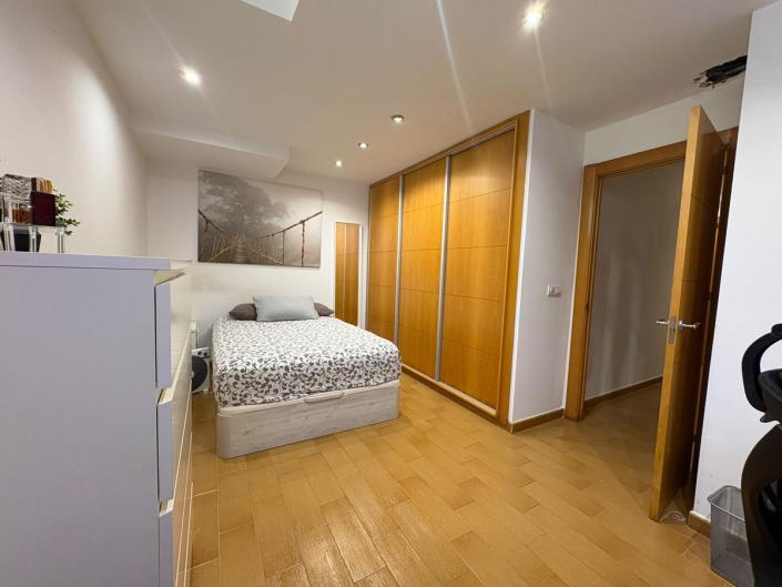 Image No.9-5 Bed Duplex for sale