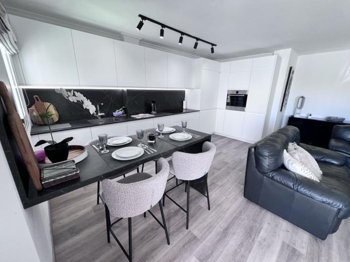 Image No.4-2 Bed Apartment for sale