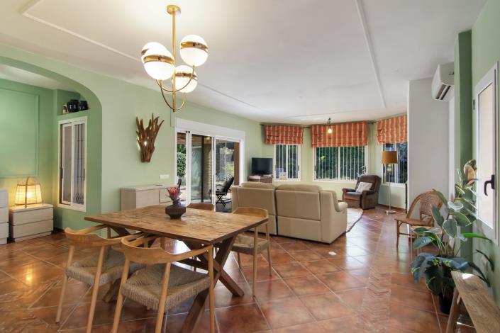 Image No.2-3 Bed Villa / Detached for sale