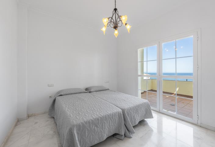 Image No.9-3 Bed Apartment for sale