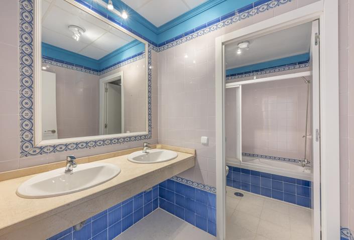 Image No.12-3 Bed Apartment for sale