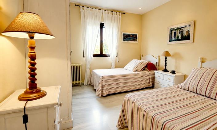 Image No.10-3 Bed Apartment for sale