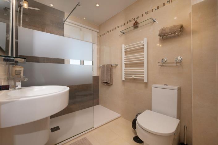 Image No.10-3 Bed Apartment for sale