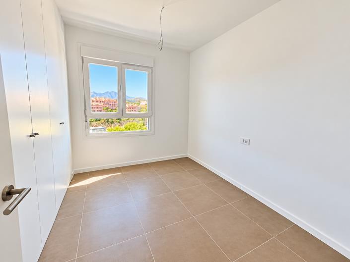 Image No.11-3 Bed Apartment for sale
