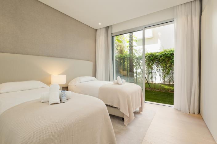 Image No.10-4 Bed Duplex for sale