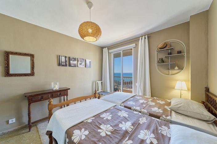 Image No.10-3 Bed Apartment for sale