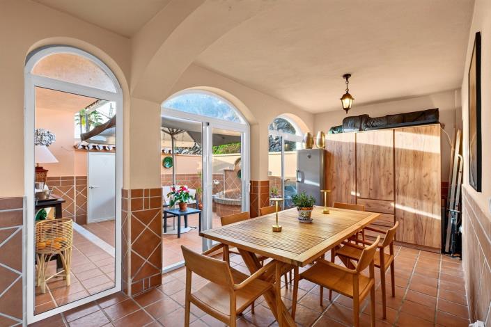 Image No.6-3 Bed Villa / Detached for sale