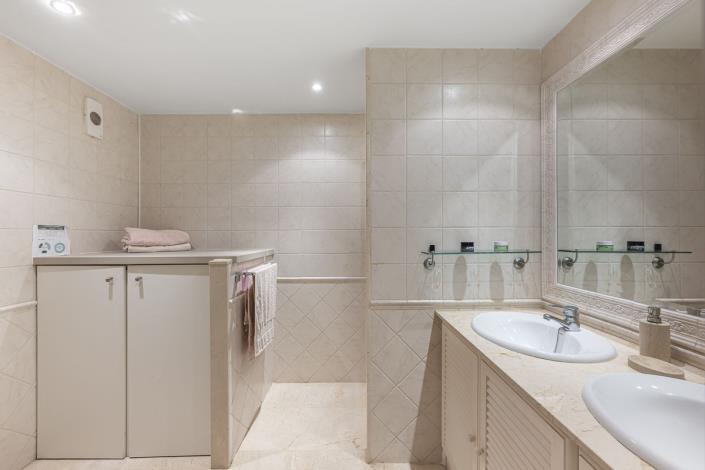 Image No.9-2 Bed Apartment for sale