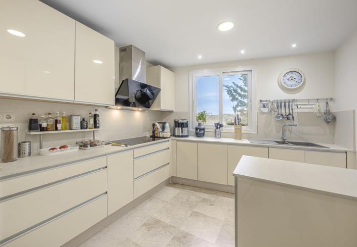Image No.14-2 Bed Apartment for sale