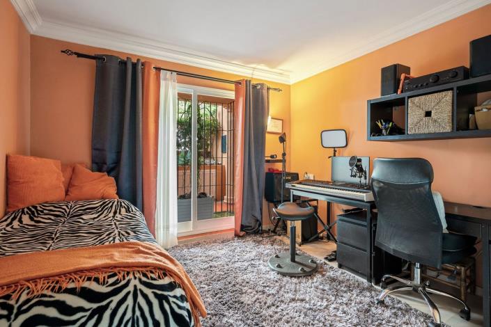 Image No.10-2 Bed Apartment for sale
