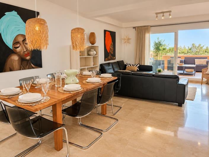 Image No.2-4 Bed Townhouse for sale