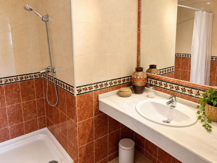 Image No.10-4 Bed Townhouse for sale