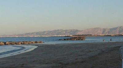 b853b9f5-28a7-41c4-bebe-766b99dab838--1-