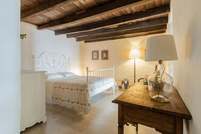 Image No.20-2 Bed House for sale