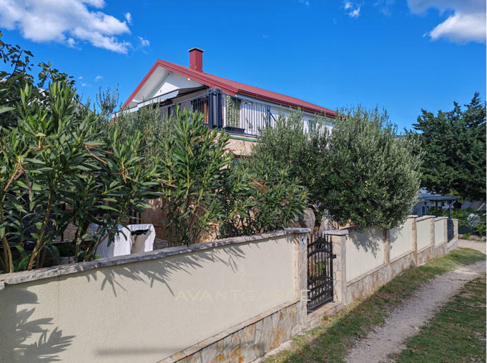 Image No.1-Maison de 5 chambres à vendre à Obrovac