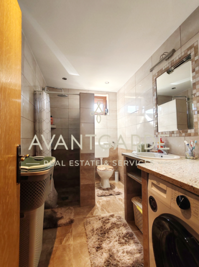 Image No.17-5 Bed House for sale