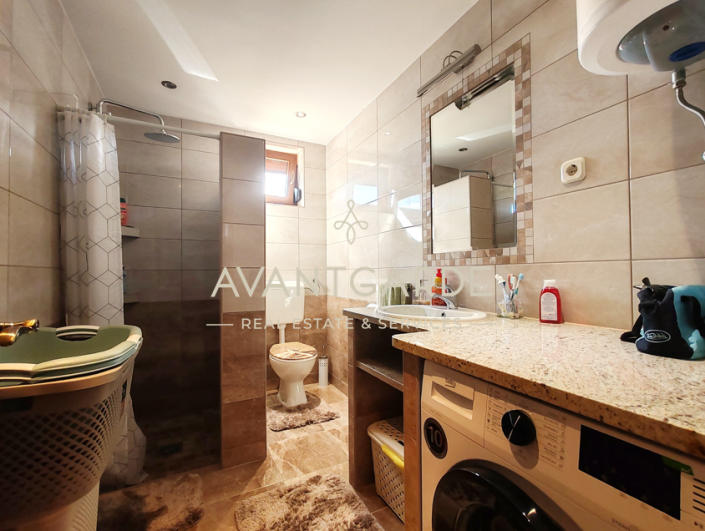 Image No.16-5 Bed House for sale