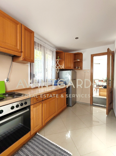 Image No.9-5 Bed House for sale